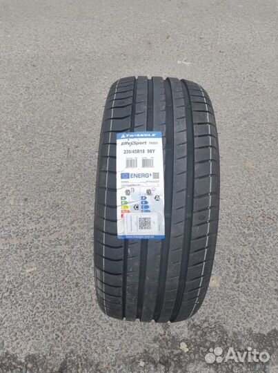 Triangle EffeXSport TH202 235/45 R18 98Y