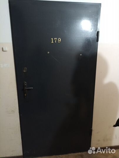 Продам железную утепленую дверь
