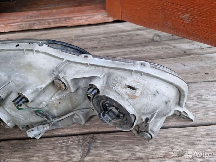 Фары Toyota Progres