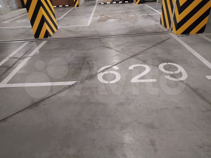 Машиноместо, 30 м²