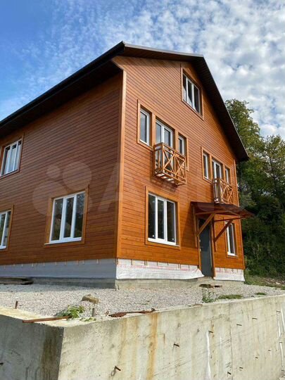 Дом 186 м² на участке 5 сот.