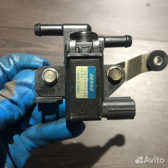 Клапан для Honda CBR1000RR 08-11