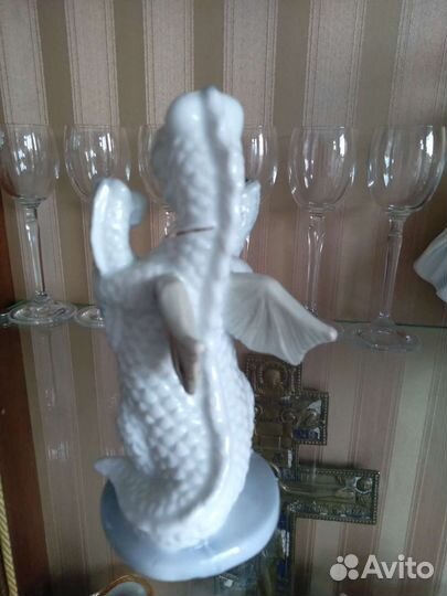 Фарфоровая статуэтка дракончик, символ года
