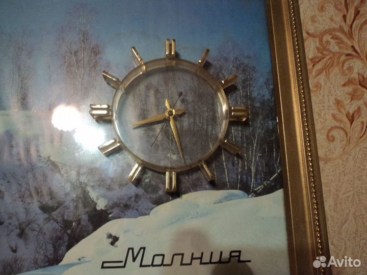 Разные настенные часы.СССР