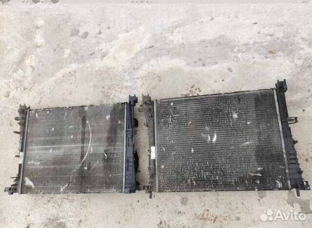 Радиатор охлаждения двигателя Renault LADA