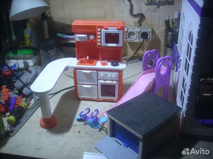 Кукольный домик с мебелью бу