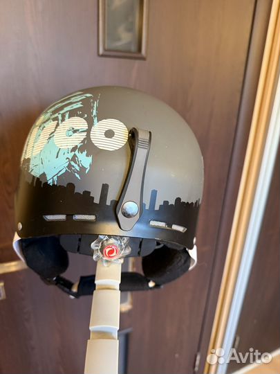 Горнолыжный шлем