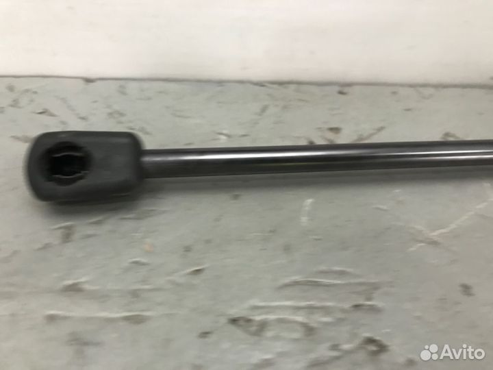 Амортизатор капота передний правый Audi A6 С7 chva