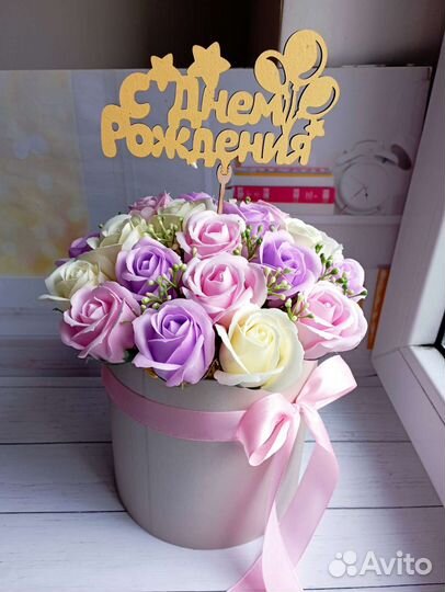 Букет в шляпной коробке 23 розы