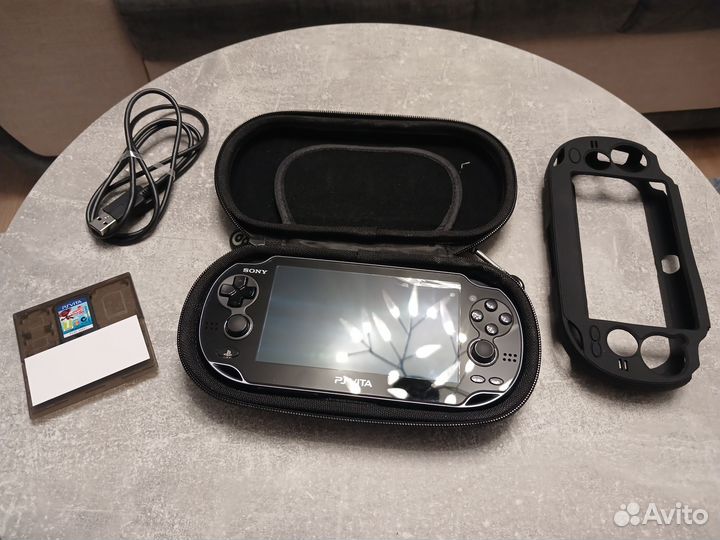Sony PS Vita FAT (PCH-1108)