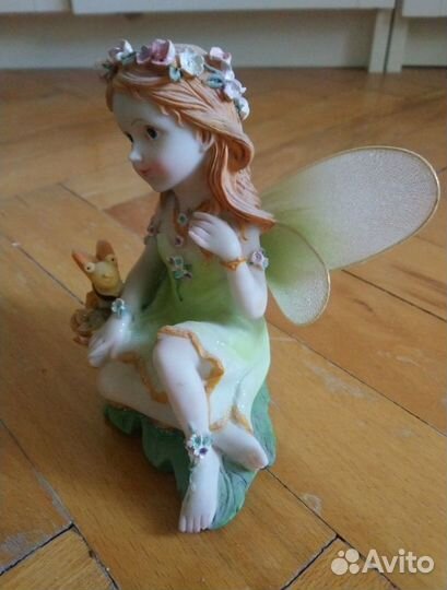 Керамическая фигурка Фея с пчелой