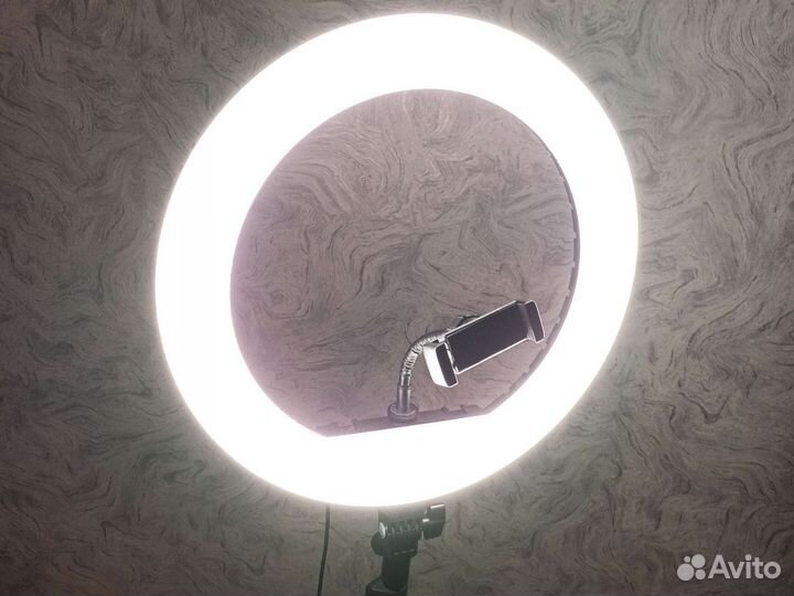 Кольцевая лампа со штативом