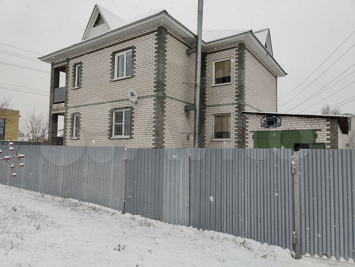 Коттедж 242 м² на участке 8,5 сот.