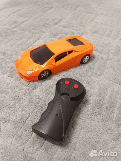 Машинка на пульте управления