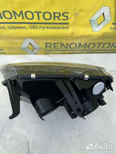 Фара левая и правая Рено Дастер 2015-2021