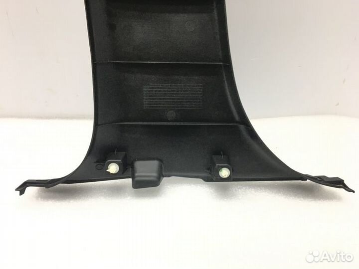 Обшивка стойки правая Mitsubishi Pajero Sport KS1W