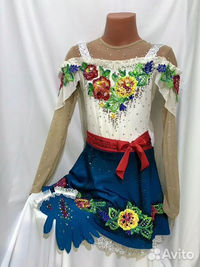 Пошив и роспись спортивных купальников