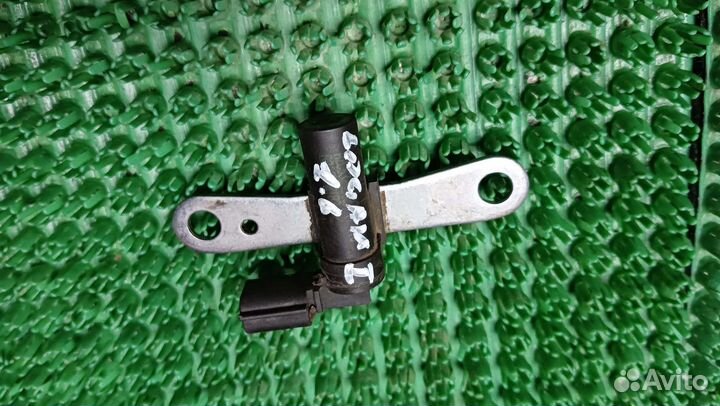 Датчик положения коленвала Renault Logan1