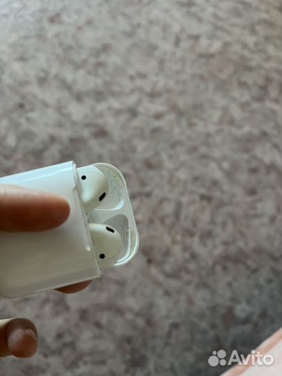 Беспроводные наушники apple airpods