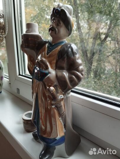 Статуэтка фарфор Хохол