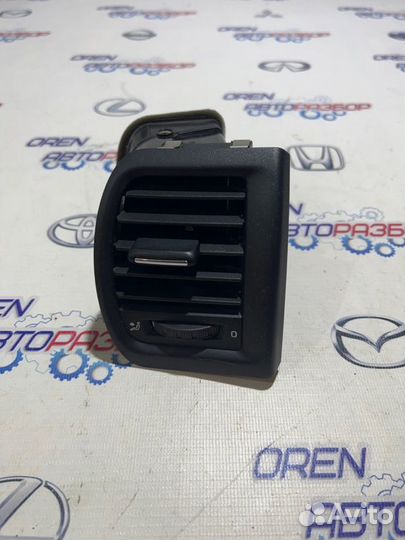 Дефлектор воздушный передний правый Skoda Fabia 2