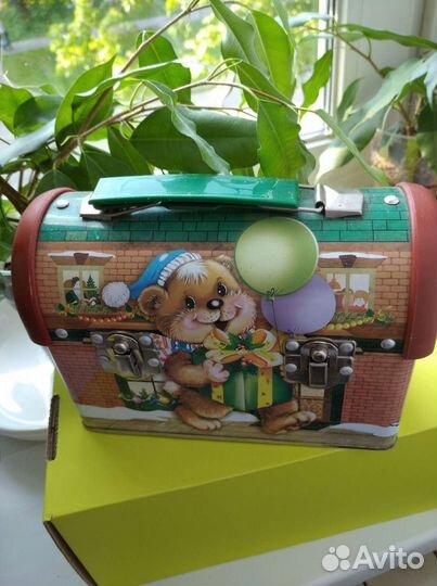 Жестяные баночки:сундучки, круглые