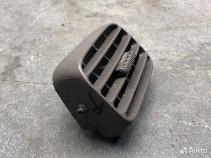 Правый дефлектор Cube z10