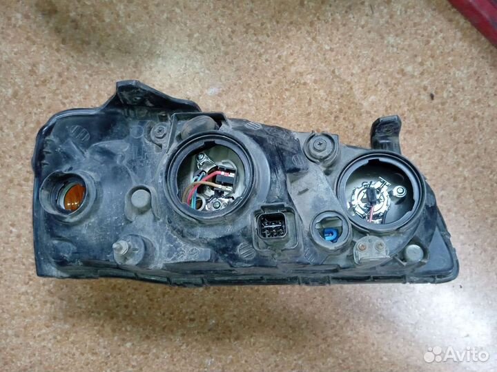 Фары передние Hyunday Elantra XD рестайлинг