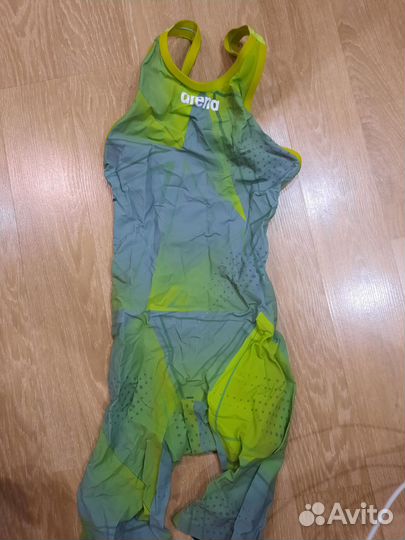 Стартовый гидрокостюм для плавания Arena