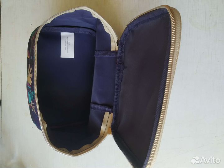 Косметичка от фирмы 