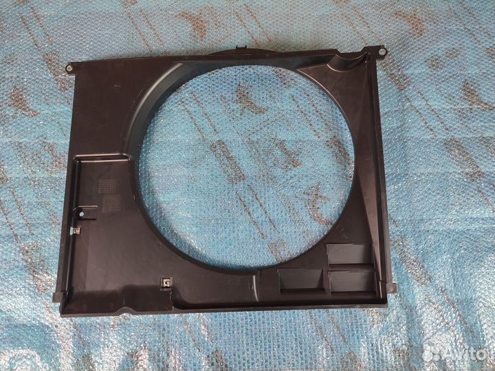 Диффузор радиатора Toyota Land Cruiser 200 LX 450