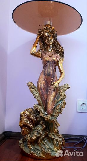 Статуэтка столик