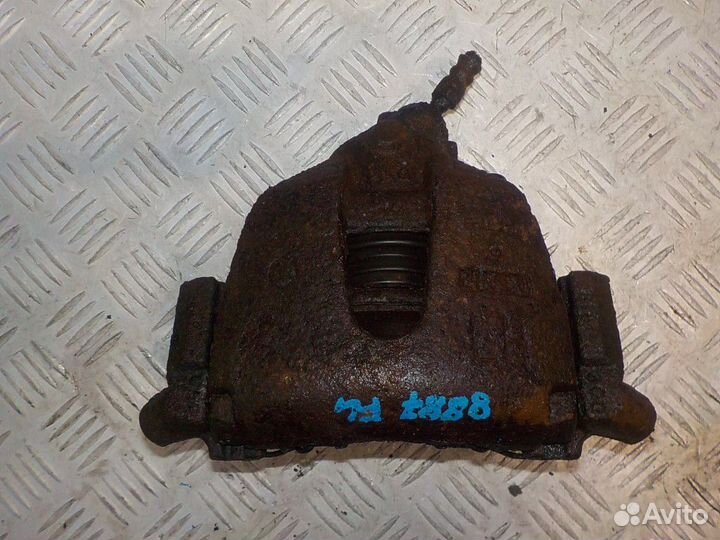 Суппорт передний левый Mazda 3 BK