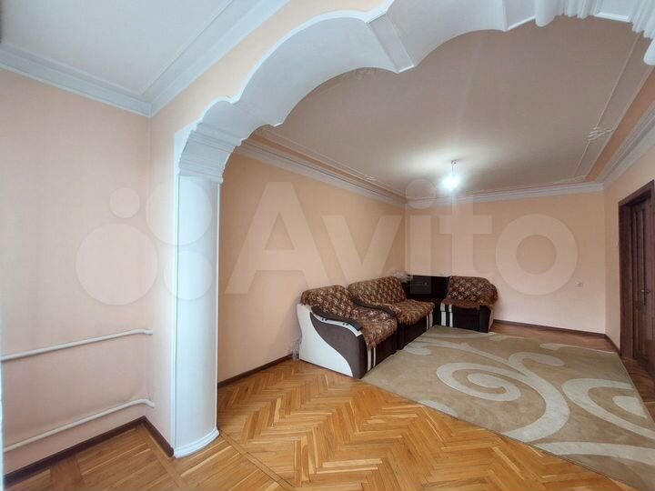 3-к. квартира, 85 м², 4/10 эт.