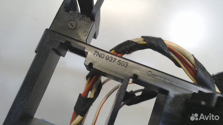 Блок реле Volkswagen Tiguan, 2012