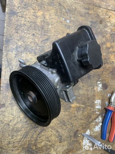 Насос гура mercedes w204