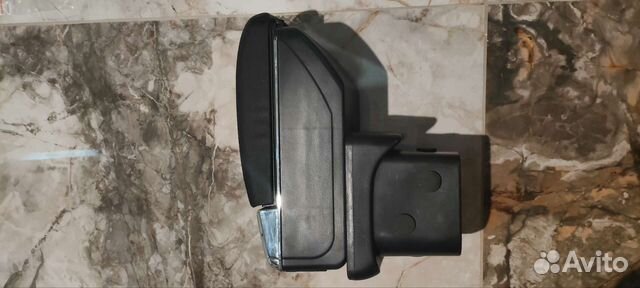 Подлокотник