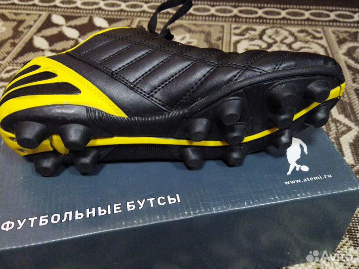 Футбольные бутсы