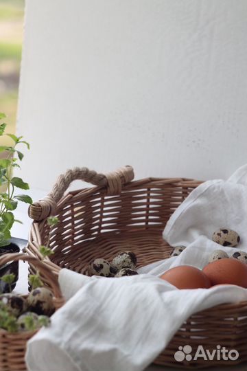 Плетеный поднос для пасхи на кухню