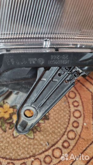 Фара на Тойота esquire