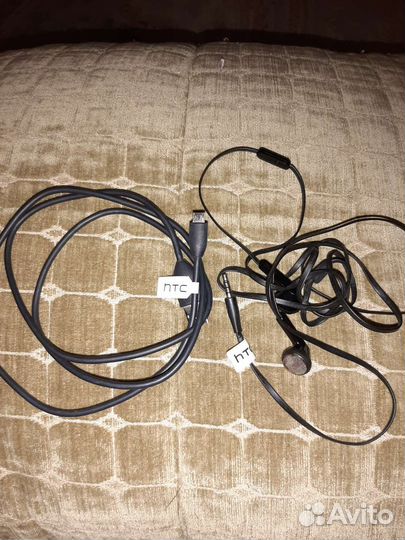 Наушники с микрофоном проводныеи кабель длязарядки