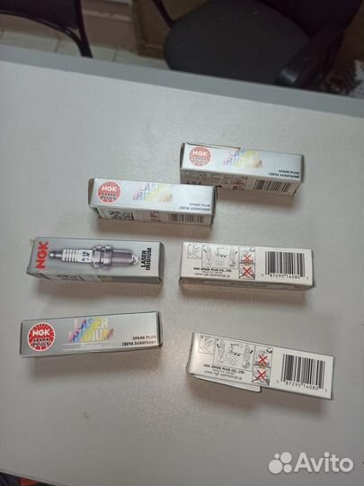 Свеча зажигания iridium izfr5B 4080 NGK Pagero 3.5