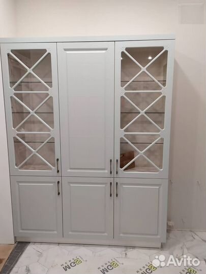 Шкаф белый распашной в гостинную