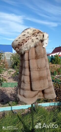Шуба норковая с капюшоном из рыси