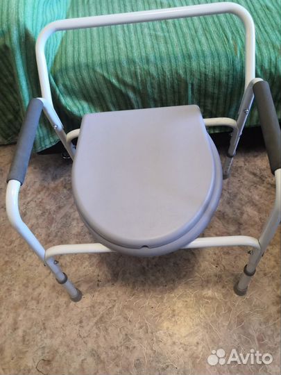 Стул- туалет для пожилых людей