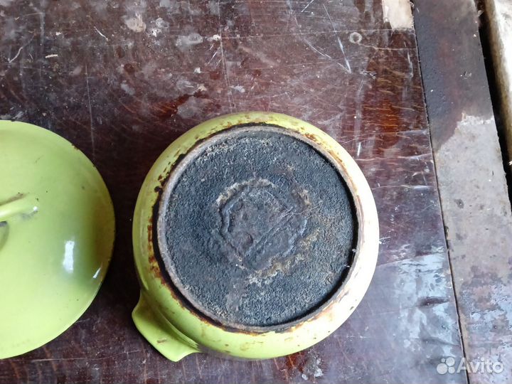 Кастрюля чугунная эмалированная СССР