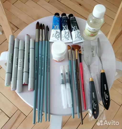 Предметы для творчества (графика, живопись)