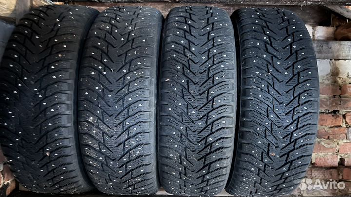 Nokian Tyres Hakkapeliitta 8 SUV 225/65 R17 106T