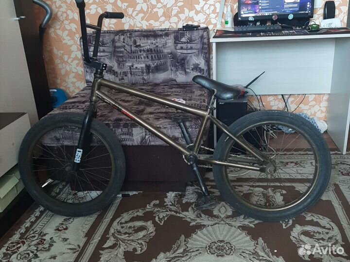 Трюковой велосипед BMX