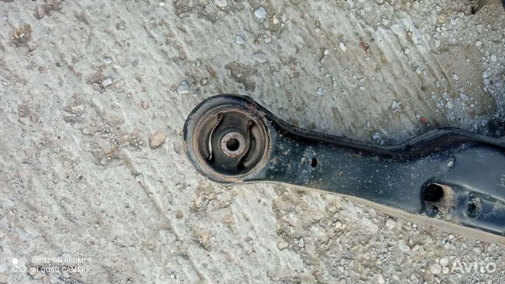 Продам рычаги задние Мицубисси Каризма 2003 г